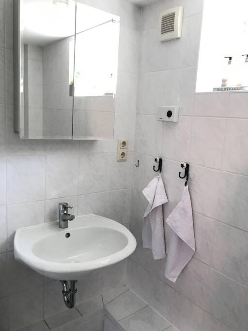 Schoene Wohnung Fuer Einen Kurzurlaub In Lueneburg Extérieur photo